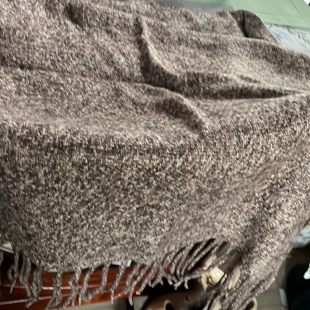 Brown:tan shawl one size says cashmere?? Not sure never worn